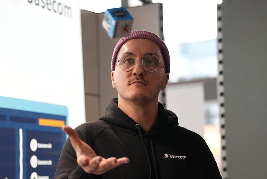 Portrait eine basecom Mitarbeiters